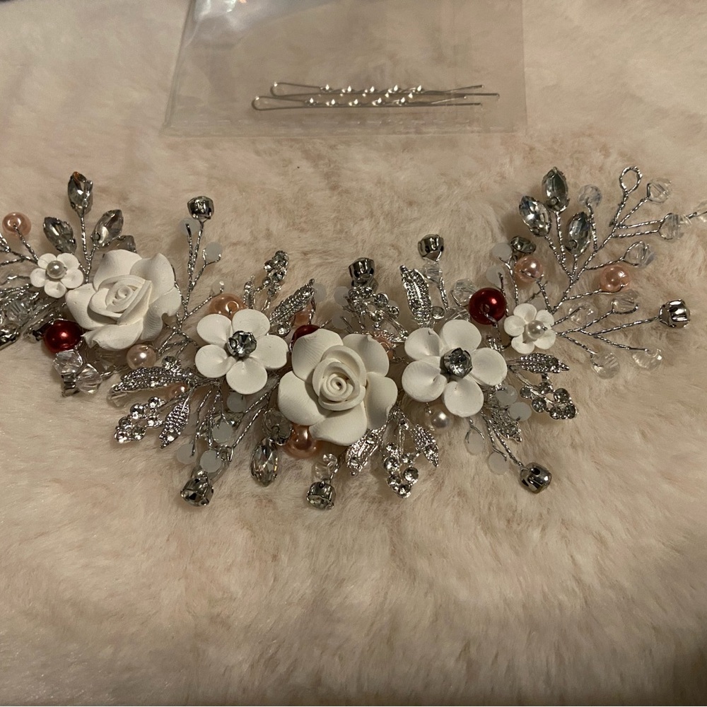 Elegant Silver and White Floral Hair Accessory